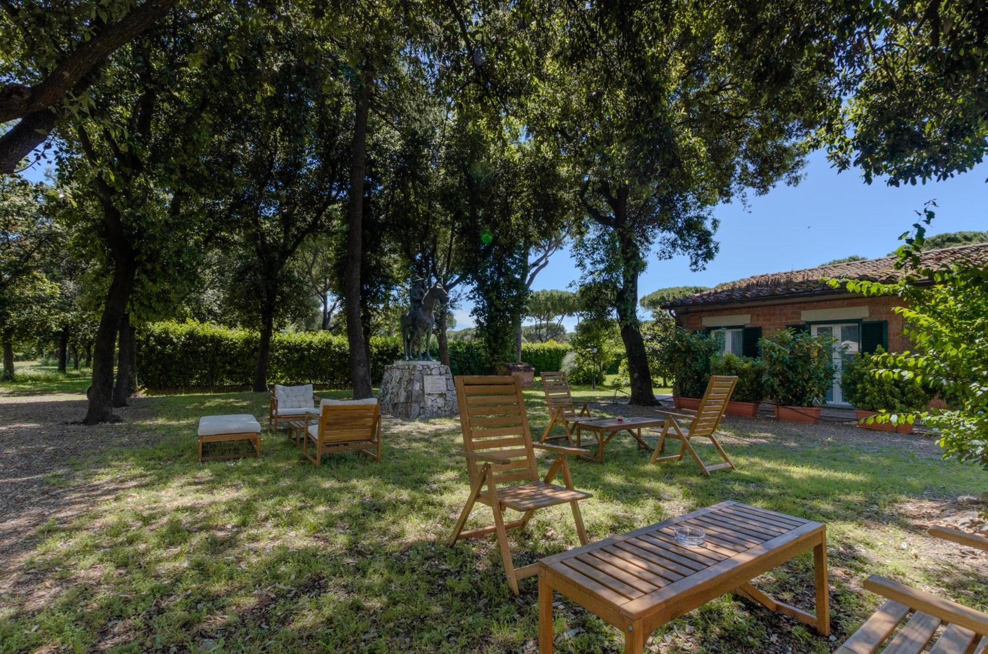 Razza Del Casalone Guest House Grosseto Luaran gambar