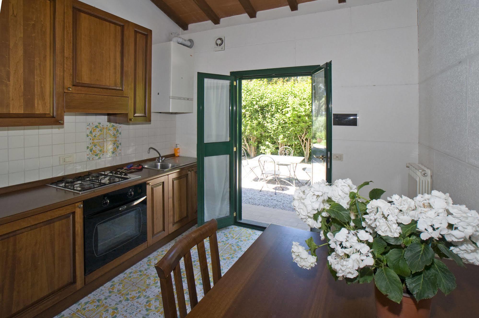Razza Del Casalone Guest House Grosseto Luaran gambar