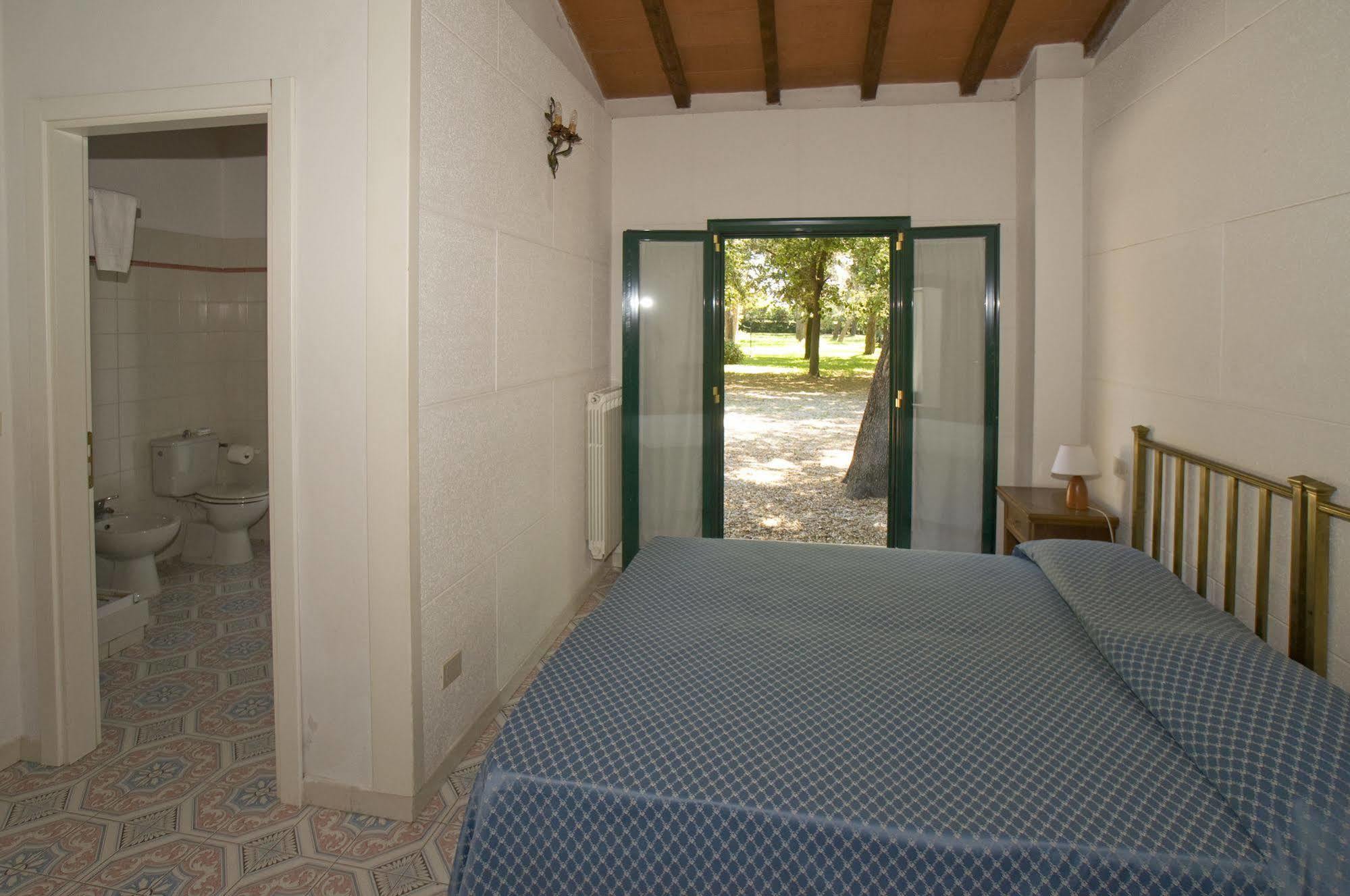 Razza Del Casalone Guest House Grosseto Luaran gambar