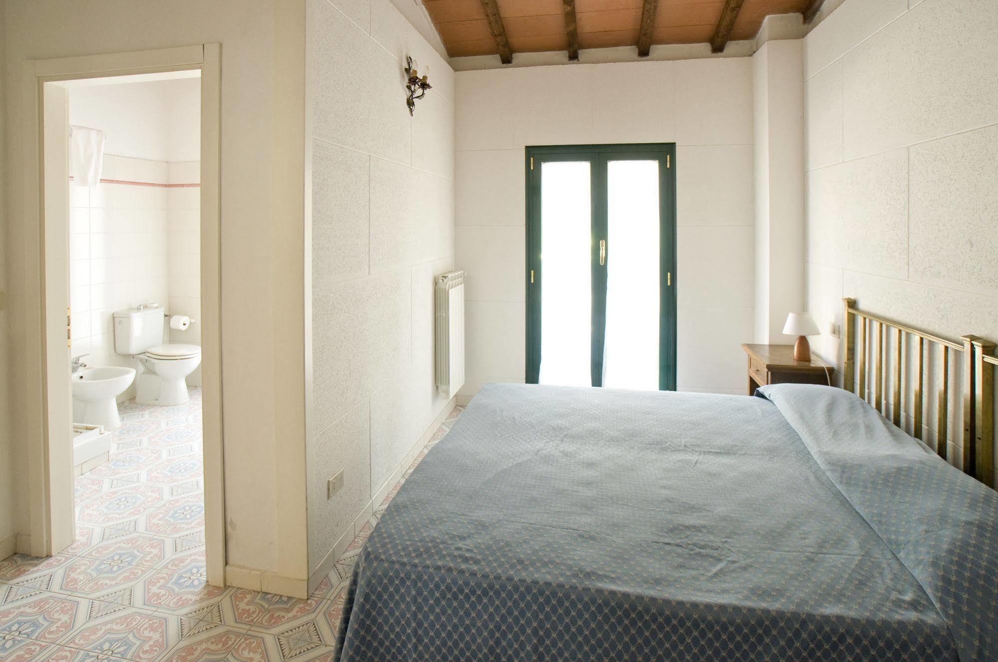 Razza Del Casalone Guest House Grosseto Luaran gambar