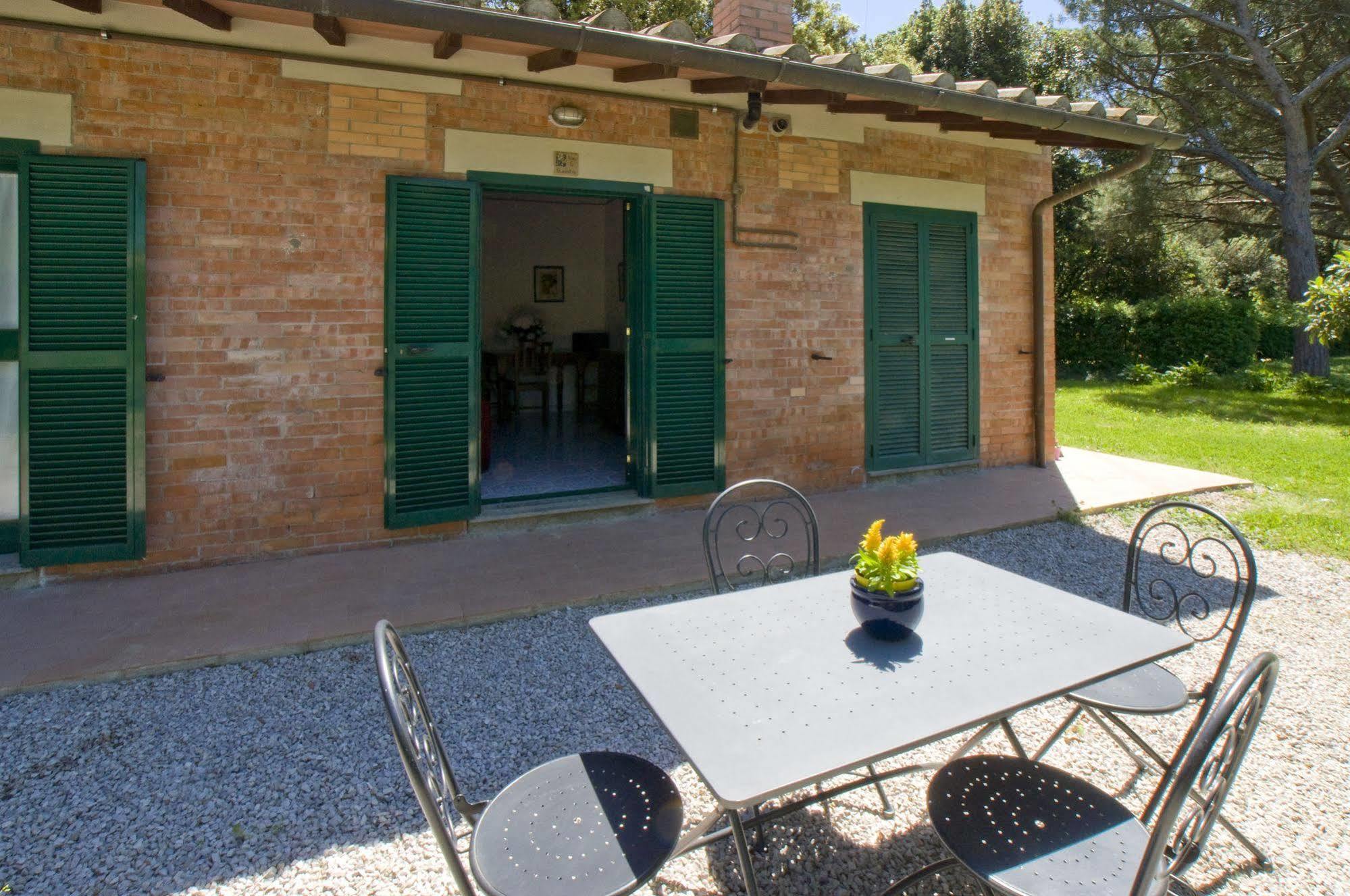 Razza Del Casalone Guest House Grosseto Luaran gambar